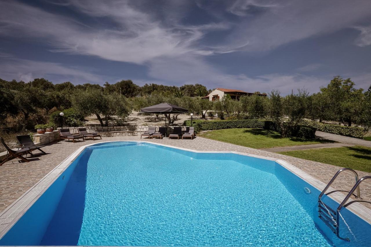 Lefkothea Villas With Large Pool, Bbq & Playground Adelianos Kampos Exterior foto