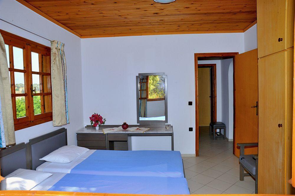 Lefkothea Villas With Large Pool, Bbq & Playground Adelianos Kampos Exterior foto