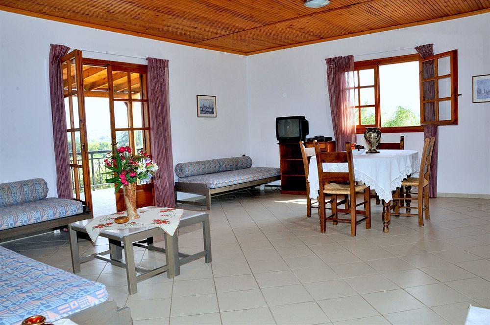 Lefkothea Villas With Large Pool, Bbq & Playground Adelianos Kampos Exterior foto