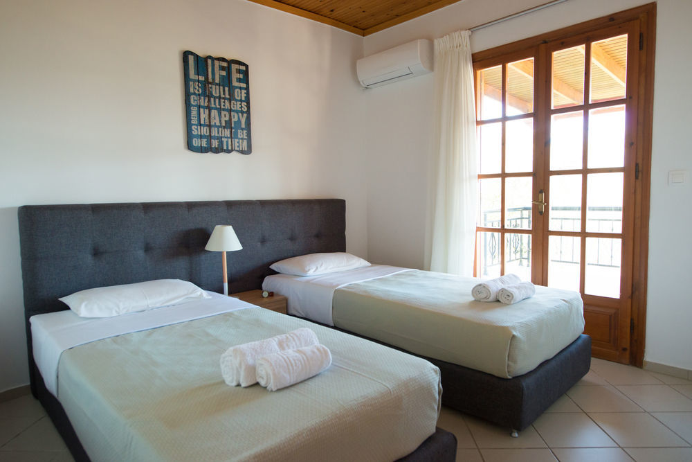 Lefkothea Villas With Large Pool, Bbq & Playground Adelianos Kampos Exterior foto